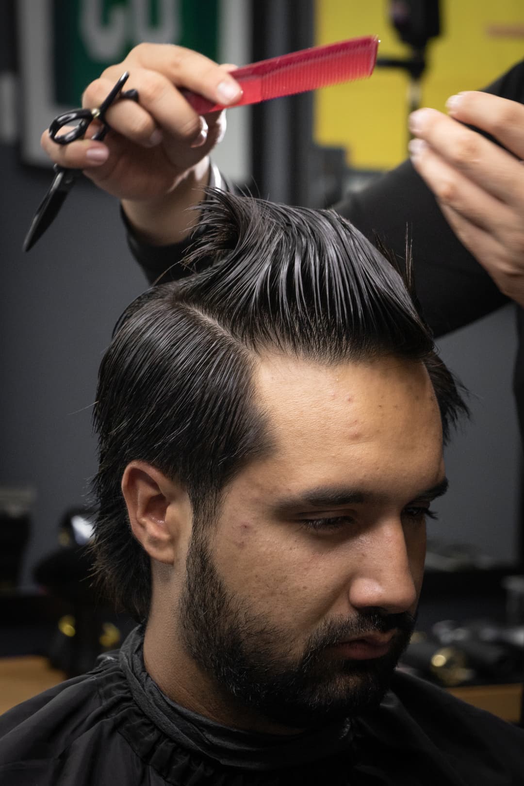 Barbero trabajando